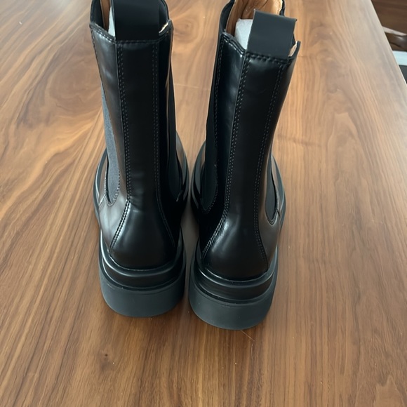 Black mid calf chunky Chelsea boot - Picture 4 of 5